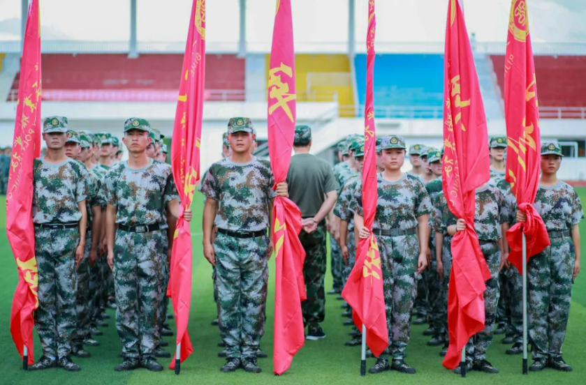 當(dāng)迷彩邂逅青春，記錄工職院軍訓(xùn)生活
