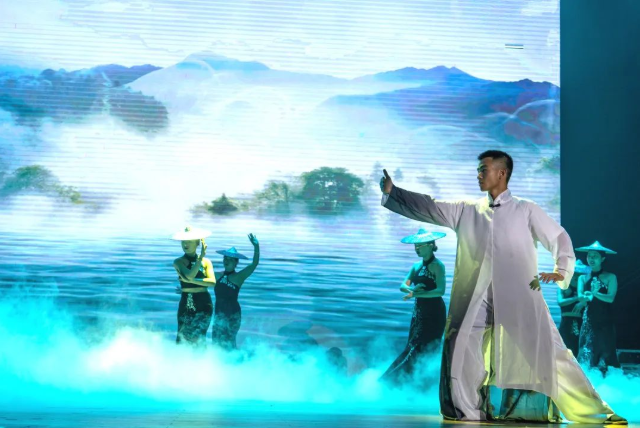 喜迎二十大 · 永遠跟黨走 · 奮進新征程——學(xué)院第三屆經(jīng)典誦讀大賽圓滿閉幕