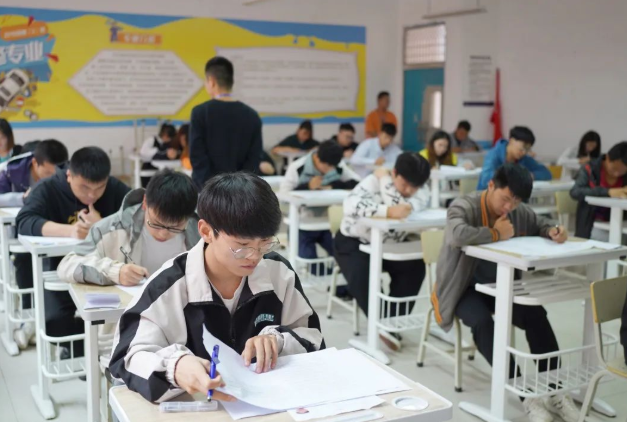 畢節(jié)工業(yè)職業(yè)技術(shù)學(xué)院直播銷售員、計算機維修工職業(yè)技能等級認定考核工作圓滿完成